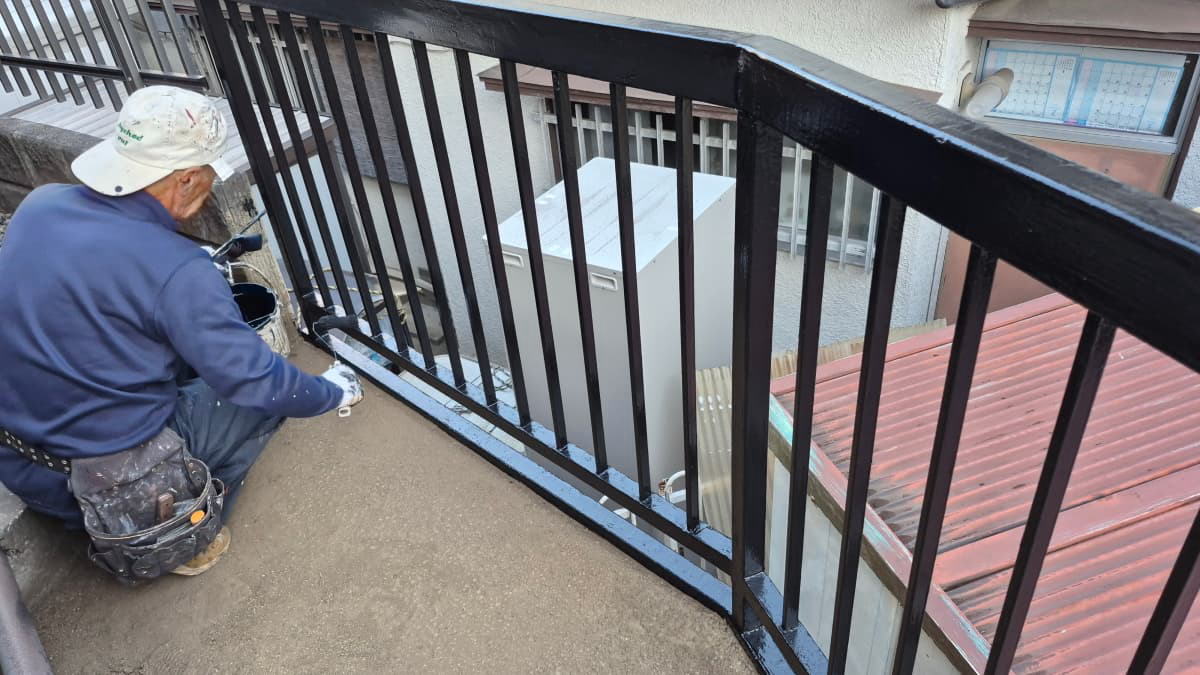 外構鉄部塗装工事イメージ画像